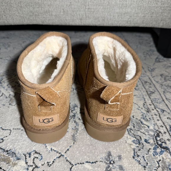 UGG Mini Boot Chestnut - Picture 6 of 8